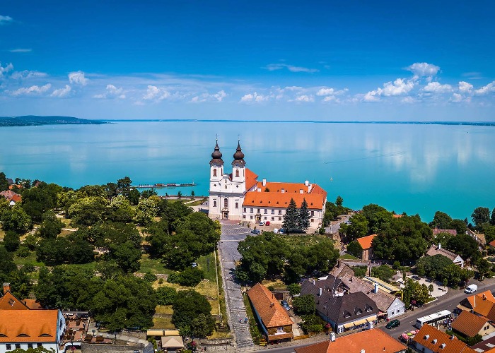 دریاچه بالاتون در مجارستان