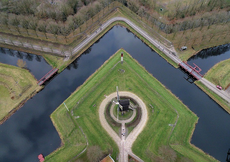 بورتانگ، قلعه ستاره ای شکل هلند